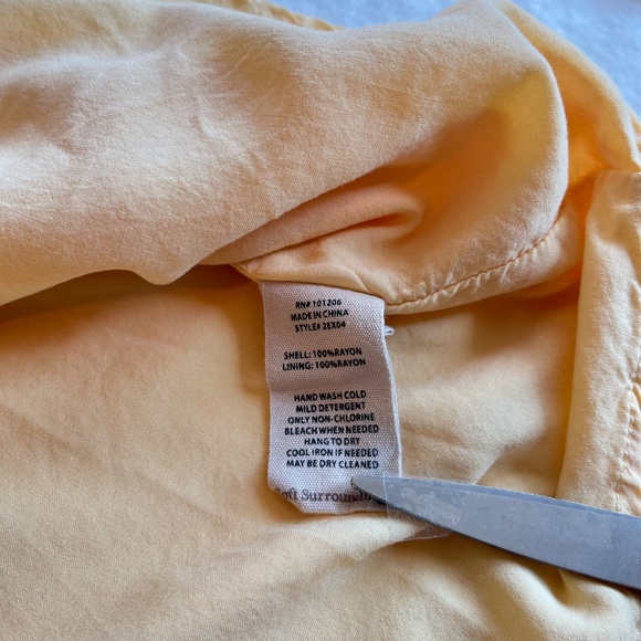Softsurroundings Seaside Inspired Offshore Tunic Top Swiss Dot Golden Haze (T1) - Picture 15 of 15